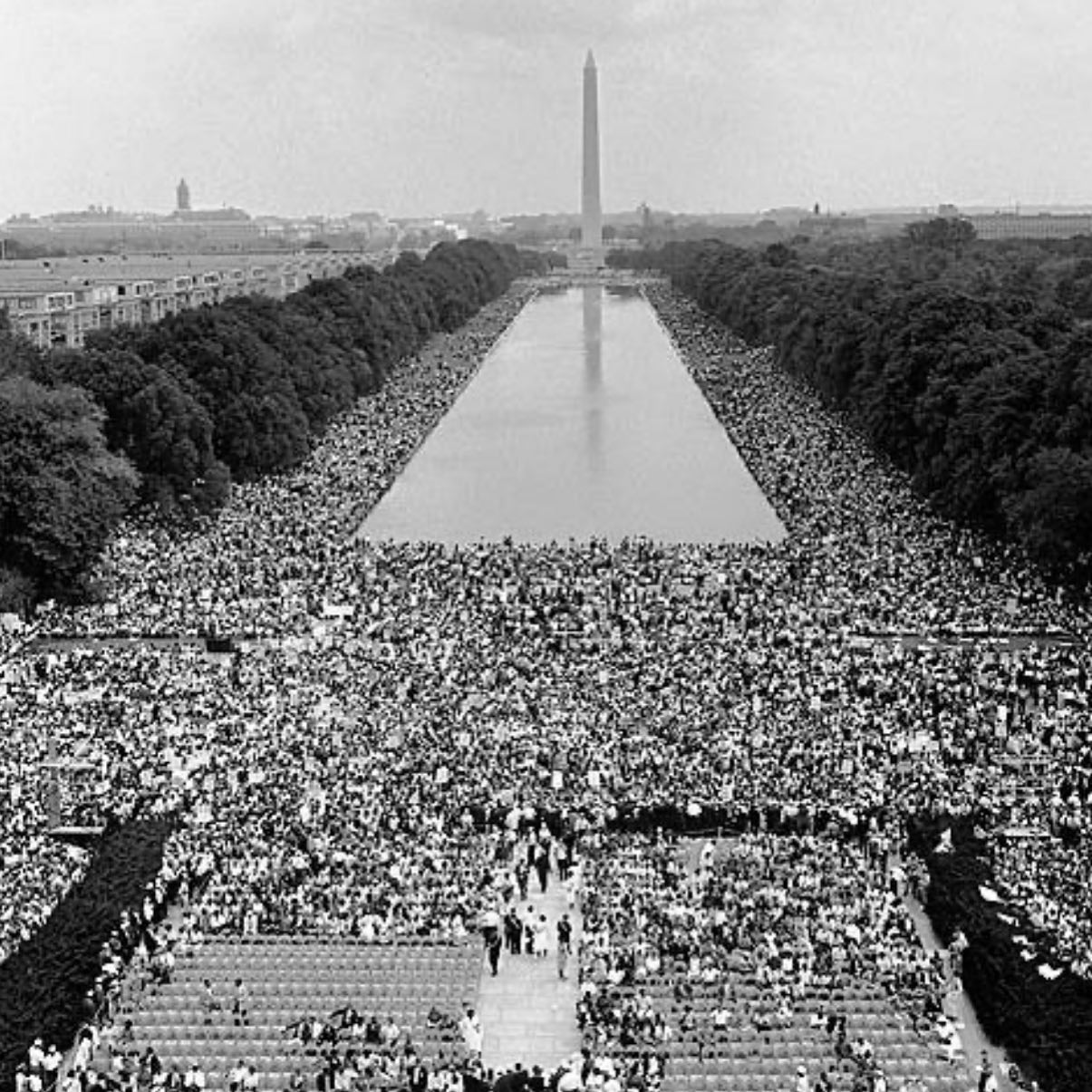 On today 59 years ago, Martin Luther King Jr. spoke on the steps of the Lincoln
Memorial for the March on Washington for Jobs & Freedom inspiring millions with his words, dream,& vision for a better future! We shall continue the fight for a better future!💪🏾 LET FREEDOM RING🔔✊🏾